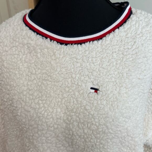 Tommy Hilfiger Oversized Sherpa Pullover Sweater Women’s Size Small Soft Logo - Picture 3 of 9